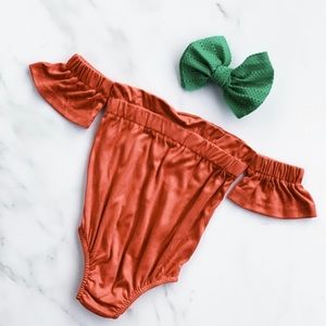 Coral ruffle sleeve leo